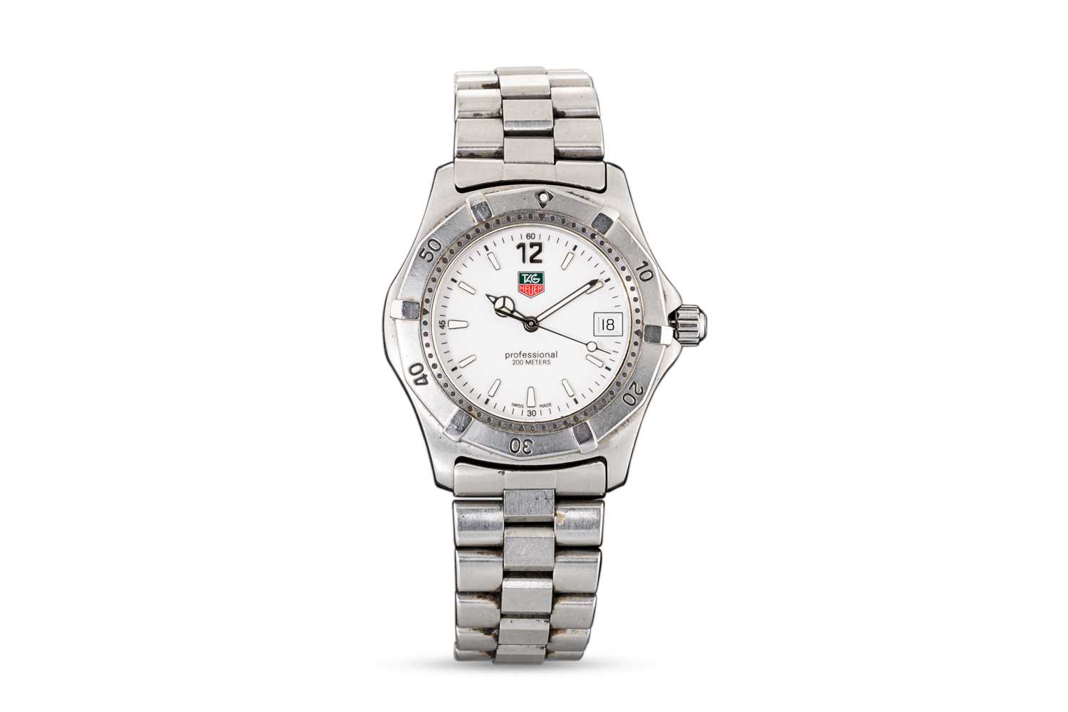 Lot 398 - A GENT'S TAG HEUER PROFESSIONAL WRISTWATCH,...