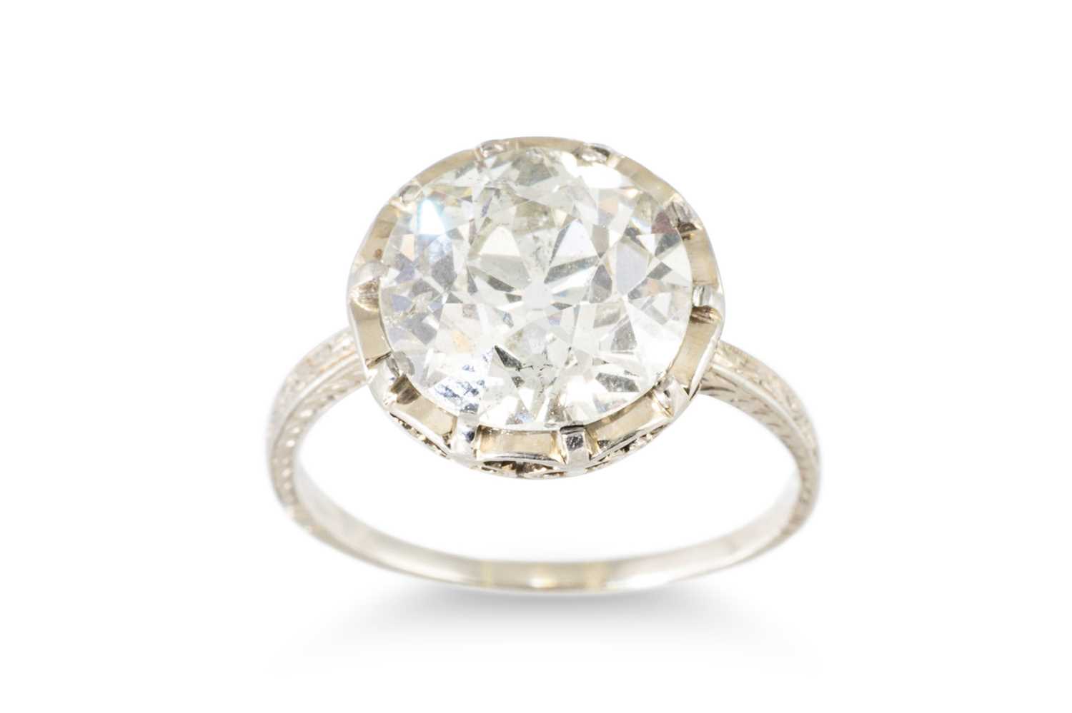 Lot 237 - AN IMPRESSIVE OLD CUT DIAMOND SOLITAIRE RING,...