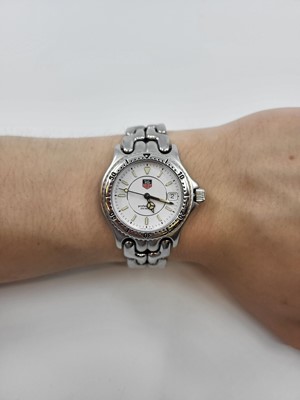 Lot 337 - A TAG HEUER PROFESSIONAL WRIST WATCH, with...