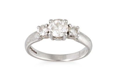 Lot 53 - A THREE STONE DIAMOND RING, mounted in...