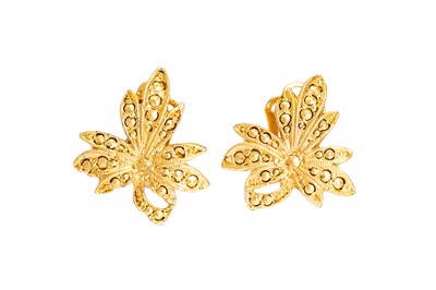 Lot 78 - A COLLECTION OF BROOCHES,a 9ct gold gem set...
