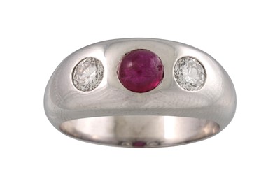 Lot 196 - A VINTAGE DIAMOND ETERNITY BAND, the brilliant...