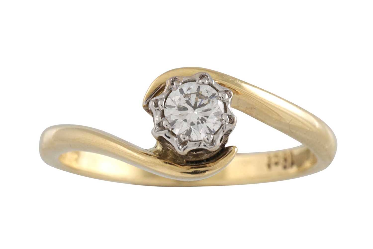 Lot 201 - A DIAMOND SOLITAIRE, to a twist design,...