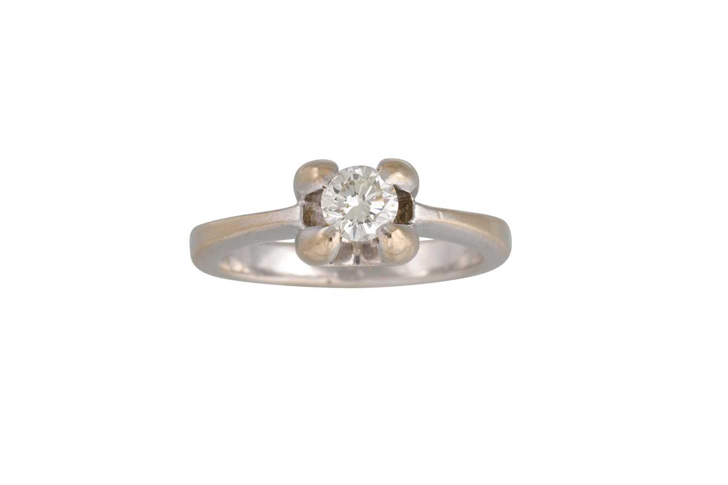Lot 96 - A DIAMOND SOLITAIRE RING, the brilliant cut...