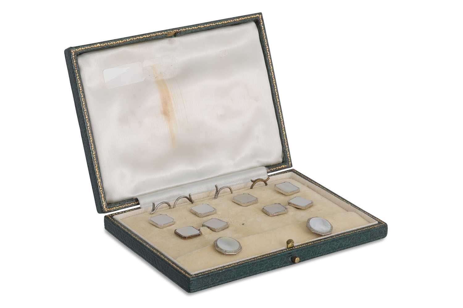 Lot 54 - AN ANTIQUE GENTLEMAN'S STUD SET, mother of...