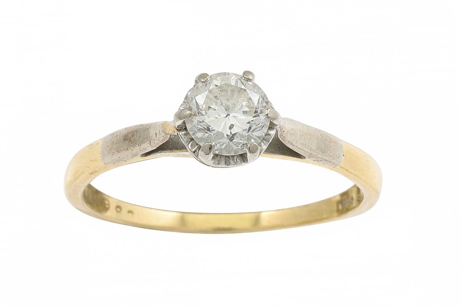 Lot 243 - A DIAMOND SOLITAIRE RING, the brilliant cut...