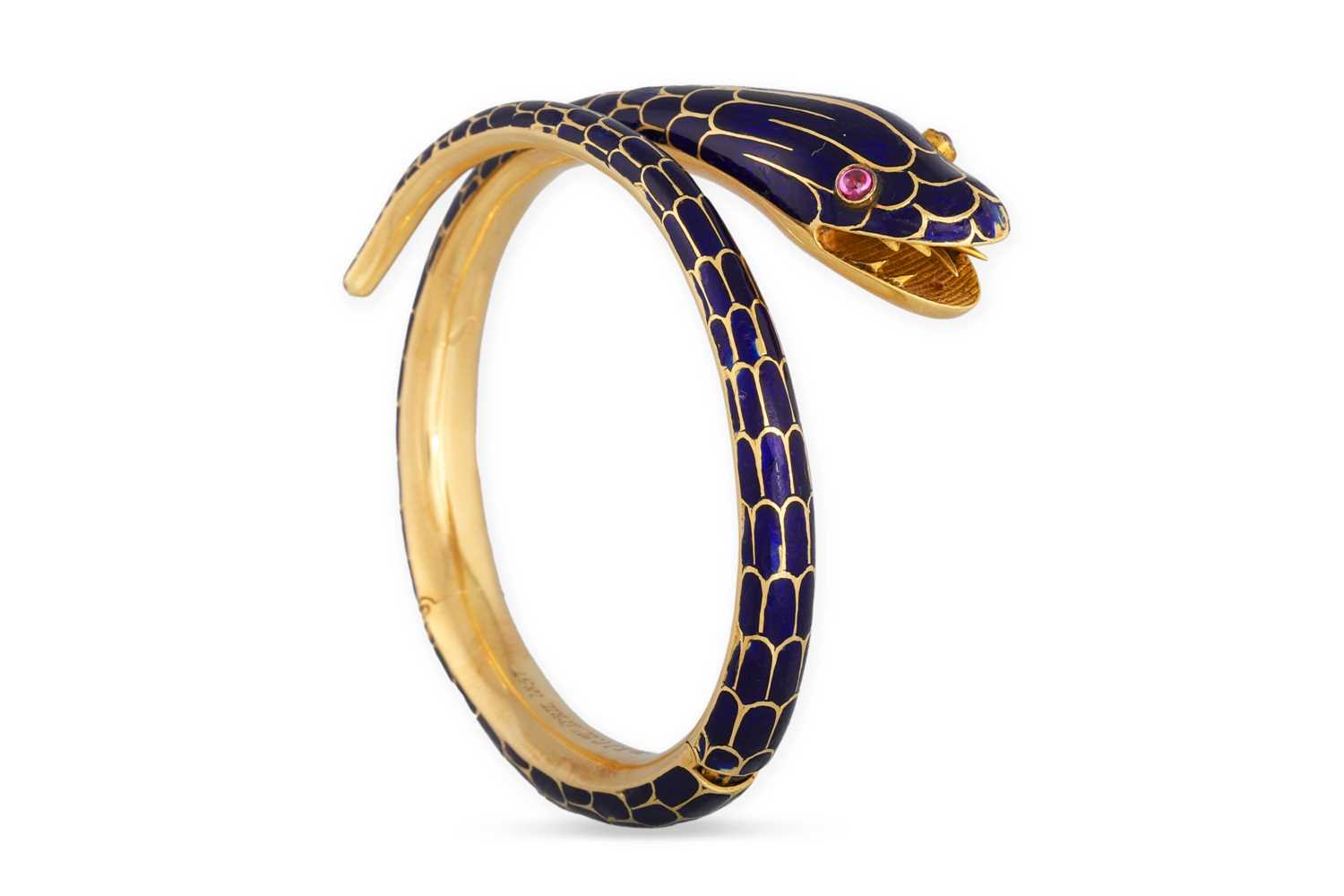 Lot 49 - A VICTORIAN GOLD & ENAMEL HINGED BANGLE,...
